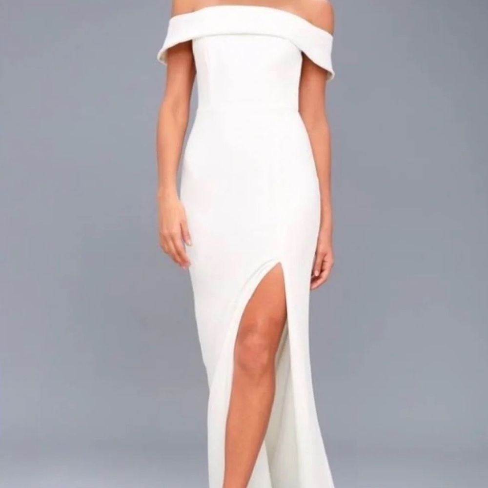 Lulu's White Off- Shoulder Evening Maxi Gown with Thigh Slit size S
